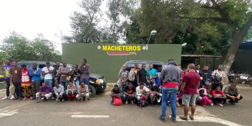 Ejército ocupa dos jeepetas y detiene 34 haitianos indocumentados durante operativos en Valverde