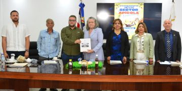 "Sin abejas no habría vida", asegura Hecmilio Galvan