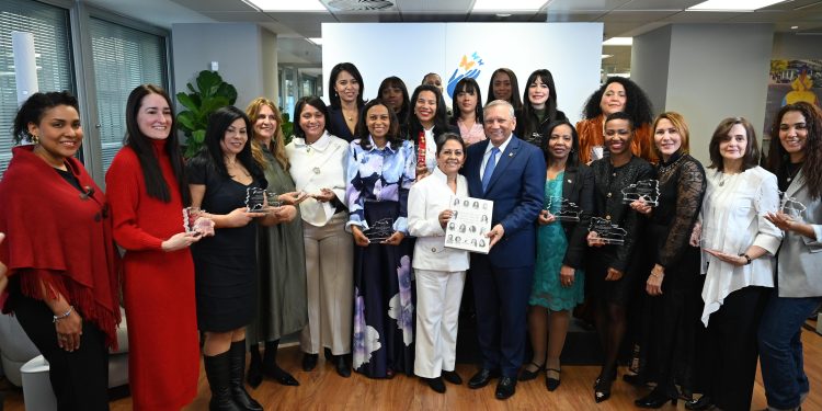 Voluntariado Banreservas pone en circulación libro "Historias de vida y buena voluntad dominicana en España"