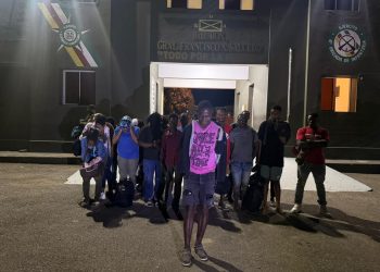 Ejército detiene a presunto traficante de indocumentados y a 21 haitianos irregulares en Dajabón