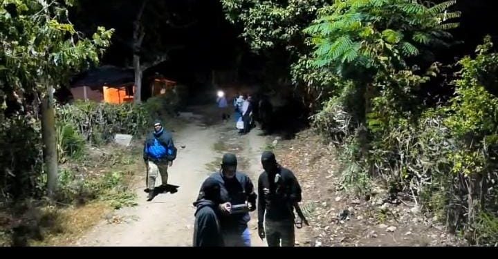 Localizan grupo de haitianos indocumentados en operativo con drones en Elías Piña