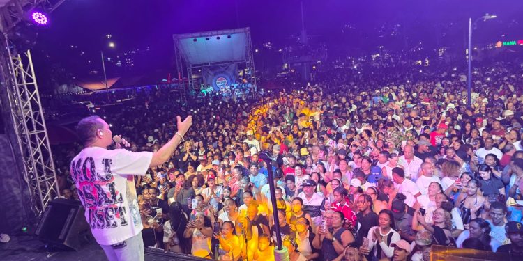 En Samaná vibró de alegría una multitud con el alma musical de la cultura folclórica mas alegre del mundo