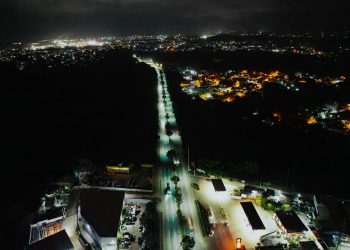 RD Vial refuerza iluminación en vías de región Sur con la instalación de lámparas solares