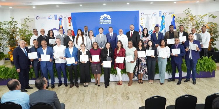 Celebran graduación de primera promoción del Programa de Aceleración de Startups Industriales