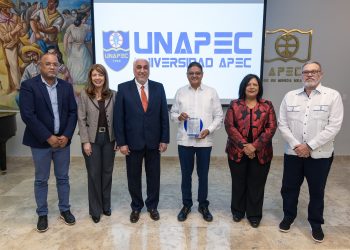 UNAPEC reconoce al director del COE, Mayor General (R), Dr. Juan Manuel Méndez