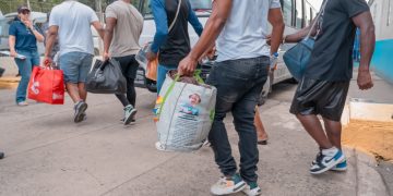 La DGSPC traslada otros 400 privados de libertad de La Victoria al CCR Las Parras