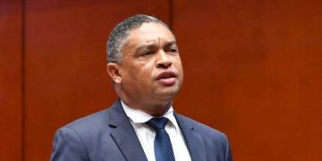 Yván Lorenzo califica de "fraude internacional" desfalco a SeNaSa