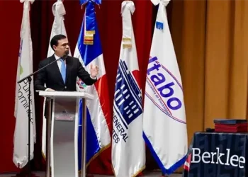 Berklee en Santo Domingo concluye con 43 estudiantes becados