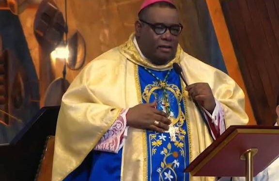 Monseñor Castro Marte afirma que hay mujeres preparadas para presidir la República Dominicana