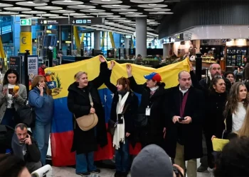 Llegan a Madrid los cinco presos españoles liberados en Venezuela