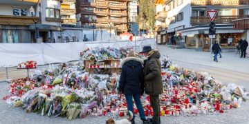 Suiza rendirá homenaje al más alto nivel a víctimas de incendio de un bar en pueblo alpino