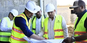 Landrón supervisa construcción de hospitales en Azua y San Cristóbal