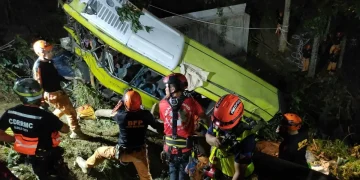 Sube a 32 la cifra de muertos en siniestro ferroviario de Tailandia, con más de 60 heridos