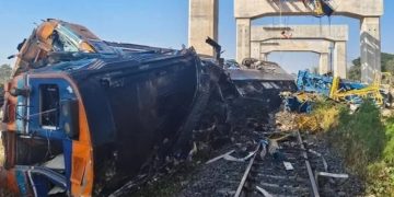 Aumentan a 29 la cifra de fallecidos y 67 heridos en el siniestro ferroviario de Tailandia
