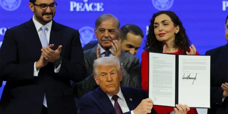 Trump firma acta de constitución de la Junta de Paz en Davos