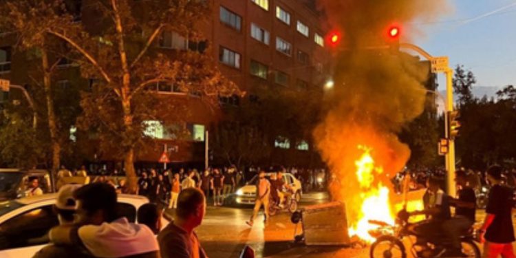 Elevan a más de 500 los muertos tras protestas a nivel nacional en Irán