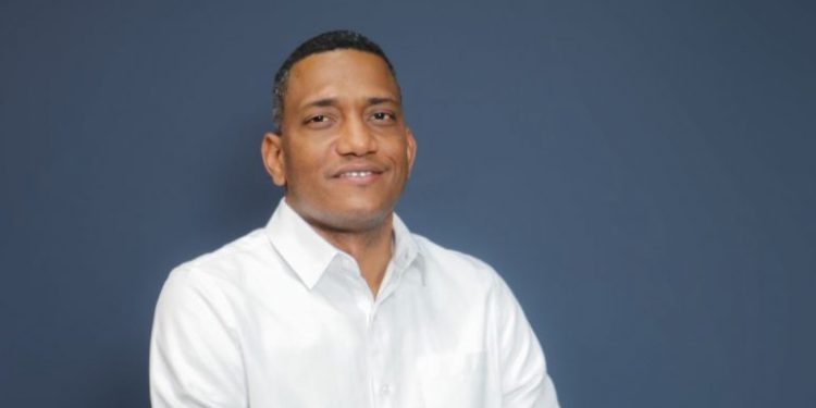 Regidor Sandy Báez denuncia prolongados apagones en Padre Las Casas