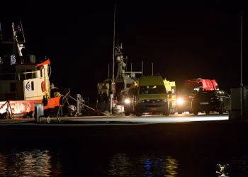 Suben a 15 los inmigrantes muertos en un choque con un barco guardacostas griego