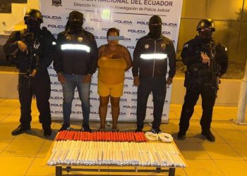 Una mujer venezolana es detenida en Ecuador con 160 explosivos de un grupo criminal