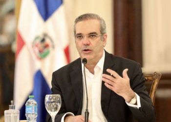 Presidente Abinader recibirá nueva licencia de conducir