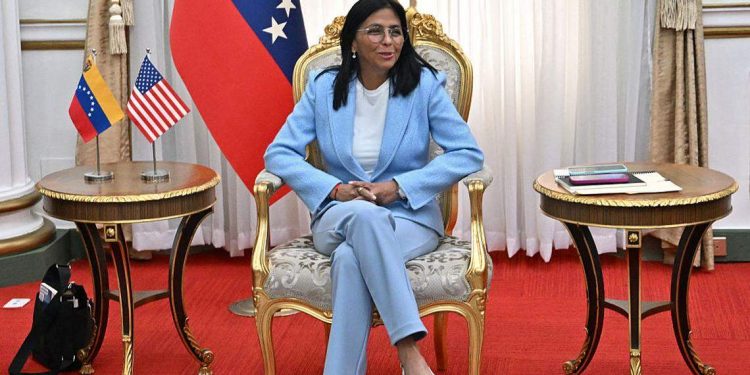 Delcy Rodríguez llama «socio y amigo» a Trump y le pide cesar el bloqueo contra Venezuela
