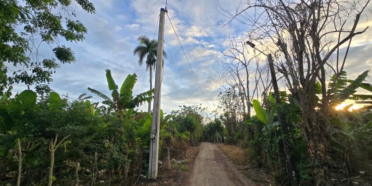 Edenorte fortalece redes eléctricas en comunidades de María Trinidad Sánchez y Hermanas Mirabal