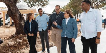 Carolina continúa recorrido por obras del Distrito Nacional