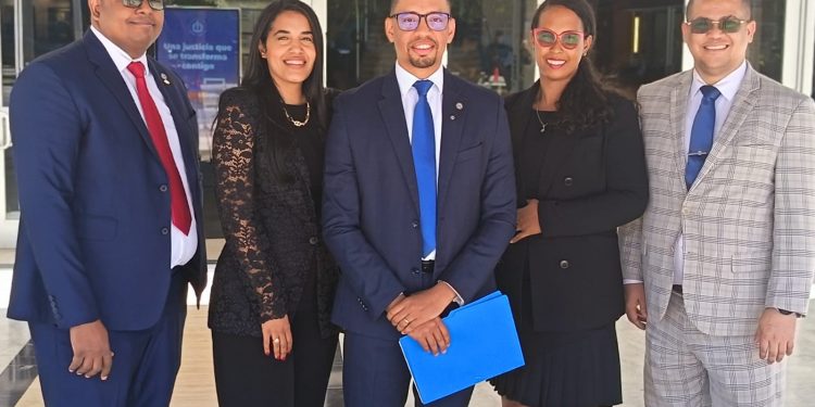 Juez Dante Ozuna Mercedes deposita candidatura para representar a los jueces de paz ante el Consejo del Poder Judicial