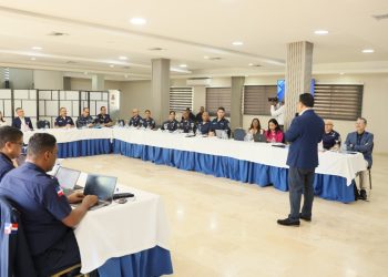 Policía Nacional realiza taller "mesas de valores: transformando la cultura"