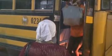 PN retiene conductores con nacionales haitianos durante operativo en San Juan; ocupan drogas, motocicletas y armas blancas