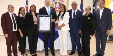 Colegio de Abogados reconoce a Rodolfo Valentín Santos por su mérito jurídico y liderazgo en la defensa pública