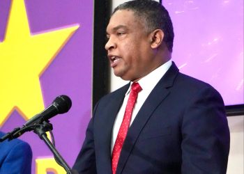 "Reducción del déficit en SeNaSa puede ser sobre el costo de pérdida de vidas humanas", alerta Yván Lorenzo