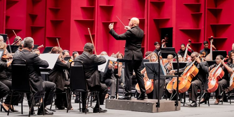 Noche magistral: Beethoven y la solidaridad de Promapec conquistan el Teatro Nacional