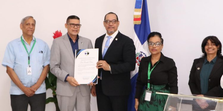 Defensa Pública recibe conferencia magistral sobre ética y existencialismo impartida por el Dr. Ricardo Nieves