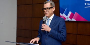 Ministro de Trabajo juramenta nuevos viceministros y destaca avances históricos en empleo y reducción de la pobreza   