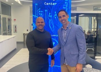 Dominicano Jack Mateo desarrolla agenda en el Miami Dade College sobre inteligencia artificial aplicada