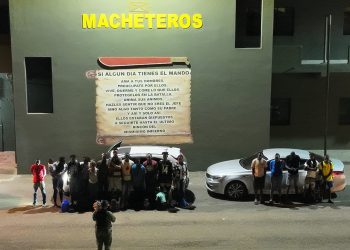 Ejército intercepta tres vehículos y detiene 28 haitianos indocumentados en Santiago Rodríguez y Valverde