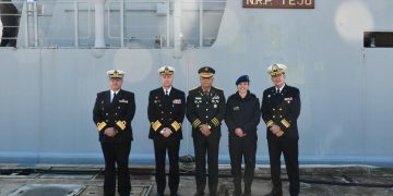 Ministro de Defensa visita base naval portuguesa y recorre patrullero de altura Clase “Tejo”