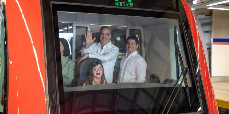 Presidente Abinader pone en marcha Línea 2C del Metro SD, beneficiará a más de un millón de habitantes de Los Alcarrizos