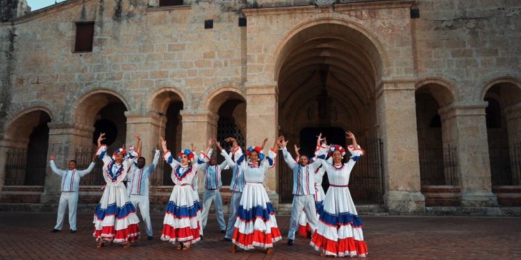 Agrupación “Lo de Aki” estrena álbum “Playlist” para celebrar con merengue la independencia dominicana