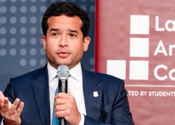 Omar Fernández expone en Harvard sobre desafíos de RD