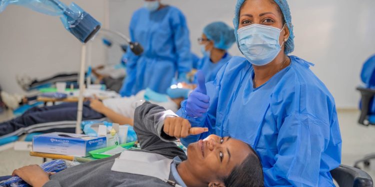 INABIE beneficia a más de 700 estudiantes de Monte Plata en jornada de salud integral