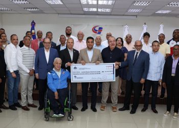 Ministro Kelvin Cruz entrega 250 millones más para preparar atletas de Juegos Centroamericanos y del Caribe
