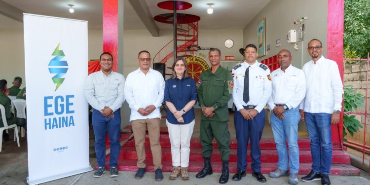 EGE Haina entrega remozamiento de las instalaciones del Cuerpo de Bomberos de Esperanza