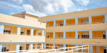 Comisionado Presidencial informa sobre el proceso de verificación previo a la ejecución de pagos de mantenimiento escolar