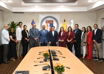 Energía y Minas y la Pucmm impulsan formación especializada para fortalecer el conocimiento periodístico del sector minero