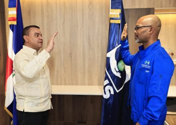 Director SNS juramenta nuevo director en Hospital Salvador B. Gautier 