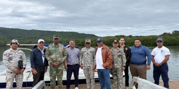 ARD, Portuaria, Medio Ambiente, Turismo y DGM inspeccionan embarcaciones ancladas en Bahía de Luperón