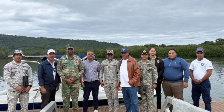 ARD, Portuaria, Medio Ambiente, Turismo y DGM inspeccionan embarcaciones ancladas en Bahía de Luperón