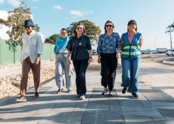 Carolina supervisa avances en construcción del Malecón Deportivo y del Paseo 30 de Mayo